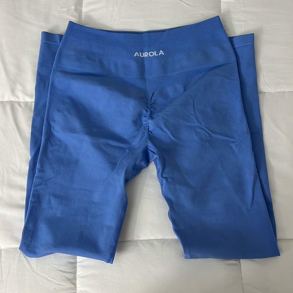 AUROLA baby blue leggings
